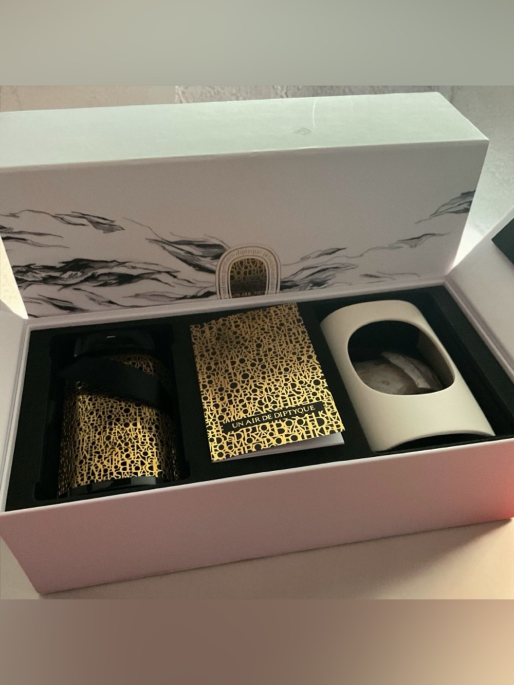 Diptyque Un Air de Diptyque Electric Wall Scent Diffuser
